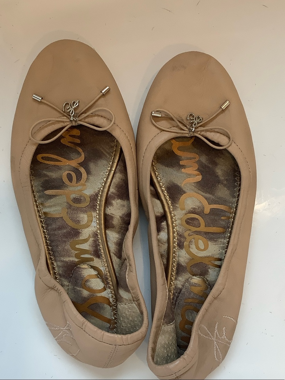 Sam Edelman Beige Leather Ballet Flats with Bow Accent and charm